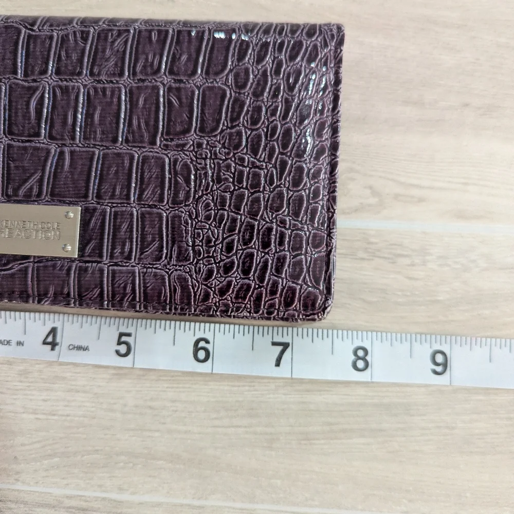 Kenneth Cole Reaction Dark Plum Croc Embossed Clutch Wallet Organizer *GUC